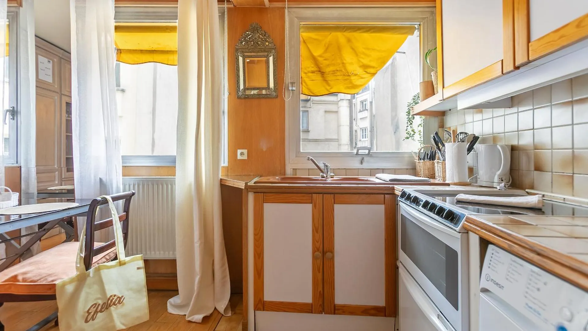 Arc De Triomphe Charme Authentique Apartman *